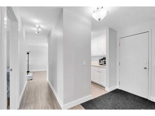 306-110 20 Avenue Ne, Calgary, AB - Indoor Photo Showing Other Room