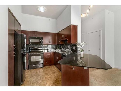 407-8880 Horton Road Sw, Calgary, AB - Indoor Photo Showing Kitchen