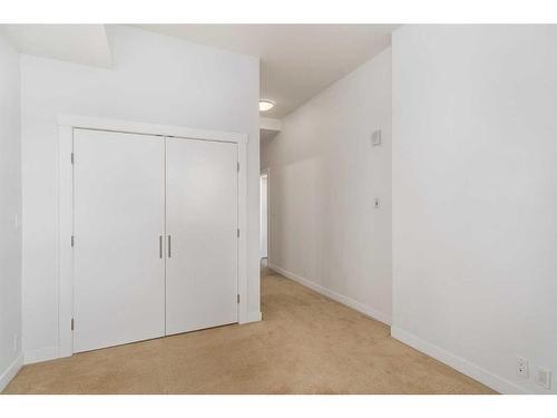 407-8880 Horton Road Sw, Calgary, AB - Indoor Photo Showing Other Room