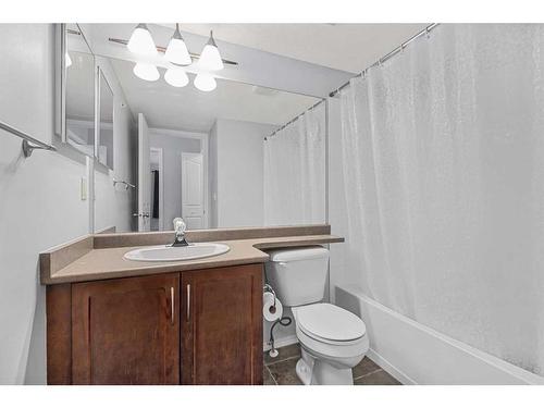 1350-2395 Eversyde Avenue Sw, Calgary, AB - Indoor Photo Showing Bathroom