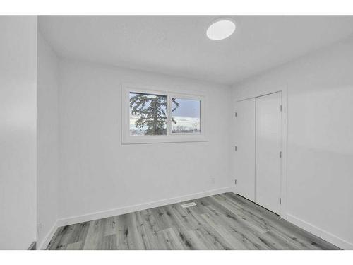 6644 Penbrooke Drive Se, Calgary, AB - Indoor Photo Showing Other Room