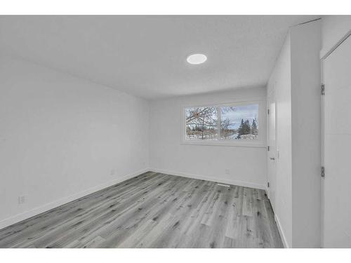 6644 Penbrooke Drive Se, Calgary, AB - Indoor Photo Showing Other Room