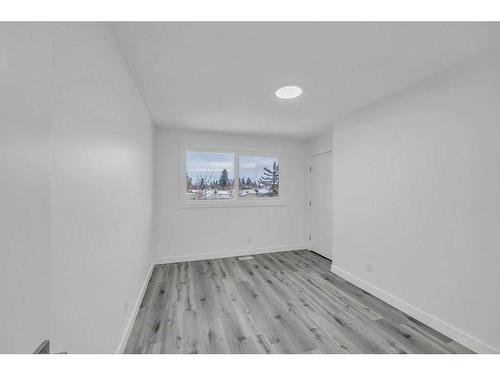 6644 Penbrooke Drive Se, Calgary, AB - Indoor Photo Showing Other Room