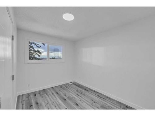 6644 Penbrooke Drive Se, Calgary, AB - Indoor Photo Showing Other Room