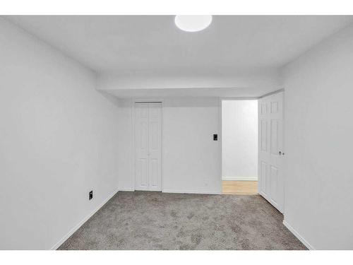 6644 Penbrooke Drive Se, Calgary, AB - Indoor Photo Showing Other Room