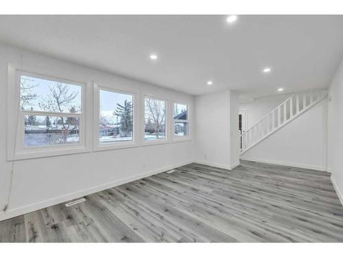 6644 Penbrooke Drive Se, Calgary, AB - Indoor Photo Showing Other Room