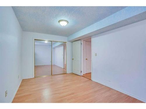 1024 Santana Road Nw, Calgary, AB - Indoor Photo Showing Other Room