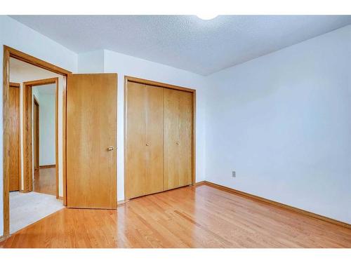 1024 Santana Road Nw, Calgary, AB - Indoor Photo Showing Other Room