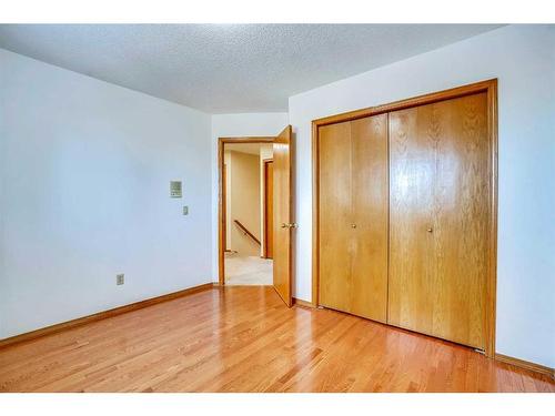 1024 Santana Road Nw, Calgary, AB - Indoor Photo Showing Other Room