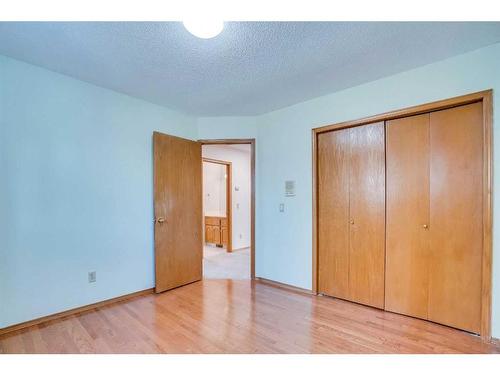 1024 Santana Road Nw, Calgary, AB - Indoor Photo Showing Other Room