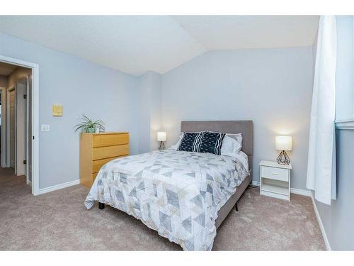 27 Mcdougall Court Ne, Calgary, AB - Indoor Photo Showing Bedroom