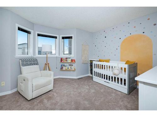 27 Mcdougall Court Ne, Calgary, AB - Indoor Photo Showing Bedroom