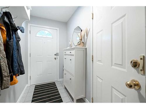 27 Mcdougall Court Ne, Calgary, AB - Indoor Photo Showing Other Room