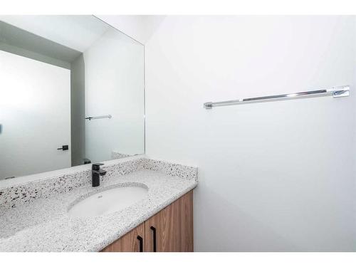 287 Hawkwood Drive Nw, Calgary, AB - Indoor Photo Showing Bathroom