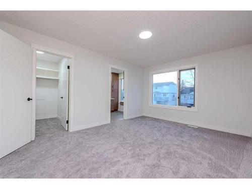 287 Hawkwood Drive Nw, Calgary, AB - Indoor Photo Showing Other Room