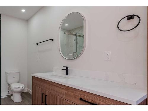 287 Hawkwood Drive Nw, Calgary, AB - Indoor Photo Showing Bathroom