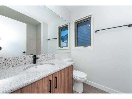 287 Hawkwood Drive Nw, Calgary, AB - Indoor Photo Showing Bathroom