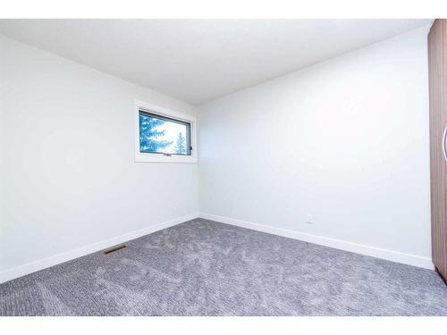 287 Hawkwood Drive Nw, Calgary, AB - Indoor Photo Showing Other Room