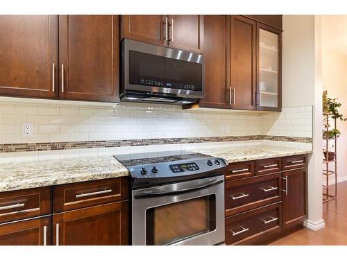 332 Auburn Bay Blvd Se, Calgary, AB - Indoor Photo Showing Kitchen