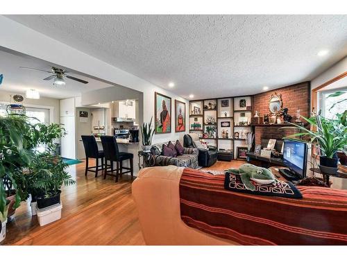 5215 8 Avenue Sw, Calgary, AB - Indoor