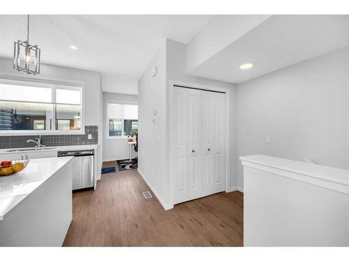 114 Corner Glen Circle Ne, Calgary, AB - Indoor Photo Showing Kitchen