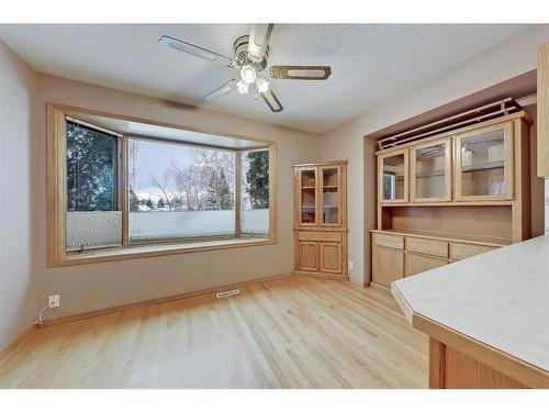 703 Ranchview Circle Nw, Calgary, AB - Indoor Photo Showing Other Room