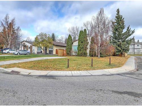 703 Ranchview Circle Nw, Calgary, AB - Outdoor