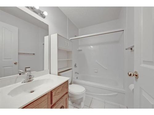 703 Ranchview Circle Nw, Calgary, AB - Indoor Photo Showing Bathroom