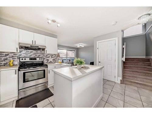 345 Taradale Drive Ne, Calgary, AB - Indoor Photo Showing Kitchen With Upgraded Kitchen