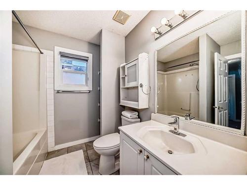 345 Taradale Drive Ne, Calgary, AB - Indoor Photo Showing Bathroom