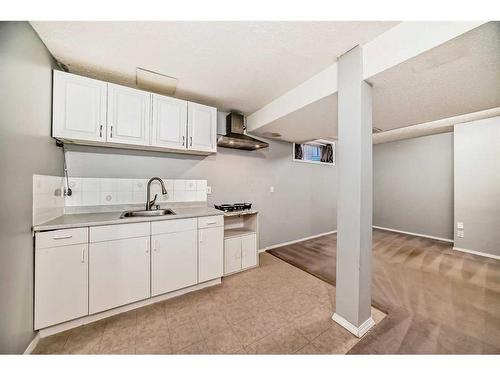 345 Taradale Drive Ne, Calgary, AB - Indoor Photo Showing Kitchen