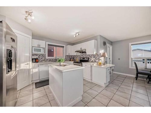 345 Taradale Drive Ne, Calgary, AB - Indoor Photo Showing Kitchen