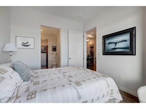 504-24 Mahogany Path Se, Calgary, AB - Indoor Photo Showing Bedroom