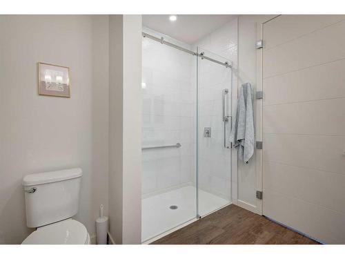 504-24 Mahogany Path Se, Calgary, AB - Indoor Photo Showing Bathroom