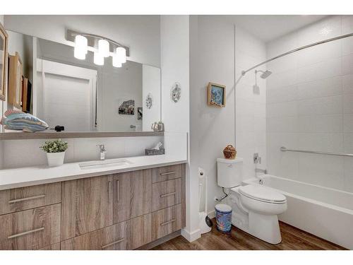 504-24 Mahogany Path Se, Calgary, AB - Indoor Photo Showing Bathroom