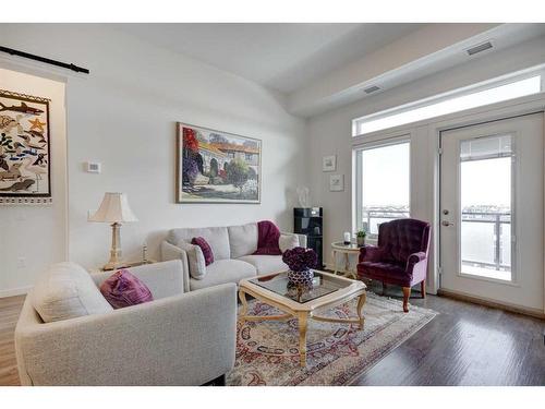 504-24 Mahogany Path Se, Calgary, AB - Indoor Photo Showing Living Room