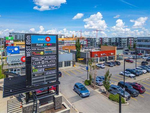 206-8235 8 Avenue Sw, Calgary, AB - Outdoor With View