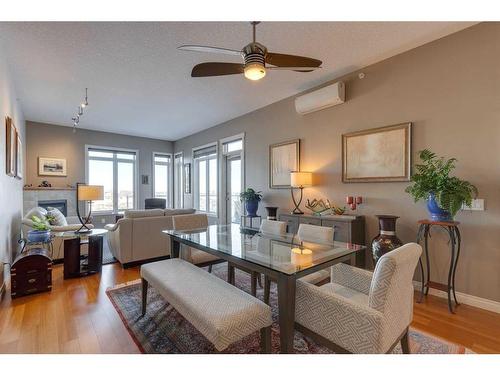 403-4 Hemlock Crescent Sw, Calgary, AB - Indoor Photo Showing Dining Room