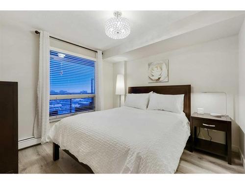 1505-188 15 Avenue Sw, Calgary, AB - Indoor Photo Showing Bedroom