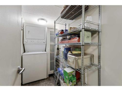 1505-188 15 Avenue Sw, Calgary, AB - Indoor Photo Showing Laundry Room