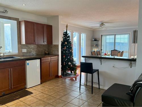 11305 85 Street Se, Calgary, AB - Indoor Photo Showing Kitchen