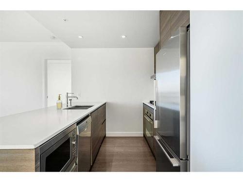 804-1501 6 Street Sw, Calgary, AB - Indoor Photo Showing Kitchen With Double Sink With Upgraded Kitchen