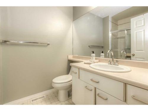 9-5790 Patina Drive Sw, Calgary, AB - Indoor Photo Showing Bathroom