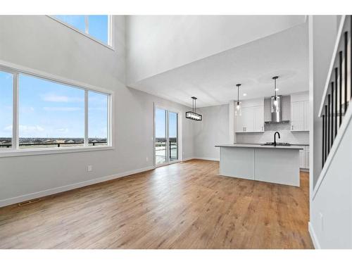 3042 Key Drive, Airdrie, AB - Indoor Photo Showing Kitchen