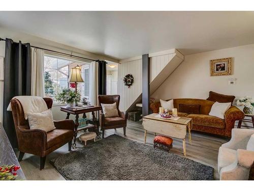 45 Elma Street West, Okotoks, AB - Indoor Photo Showing Living Room