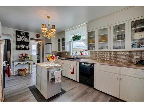 45 Elma Street West, Okotoks, AB - Indoor Photo Showing Kitchen