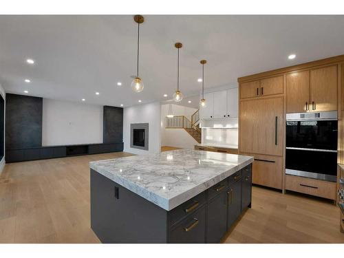 3511 34 Avenue Sw, Calgary, AB - Indoor Photo Showing Kitchen With Upgraded Kitchen