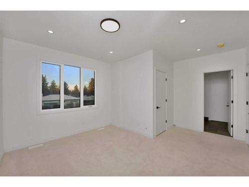 3511 34 Avenue Sw, Calgary, AB - Indoor Photo Showing Other Room