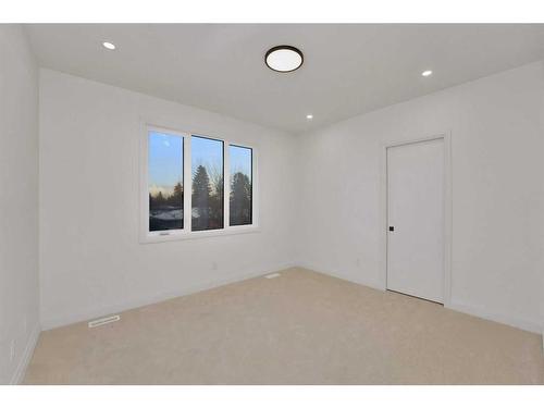 3511 34 Avenue Sw, Calgary, AB - Indoor Photo Showing Other Room