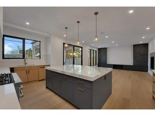 3511 34 Avenue Sw, Calgary, AB - Indoor Photo Showing Kitchen